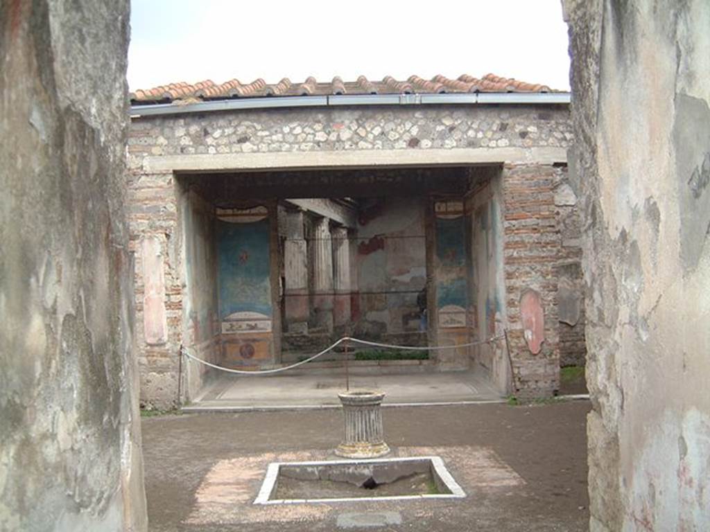 VII.4.48 Pompeii.  December 2007.  Room 2.  Atrium.