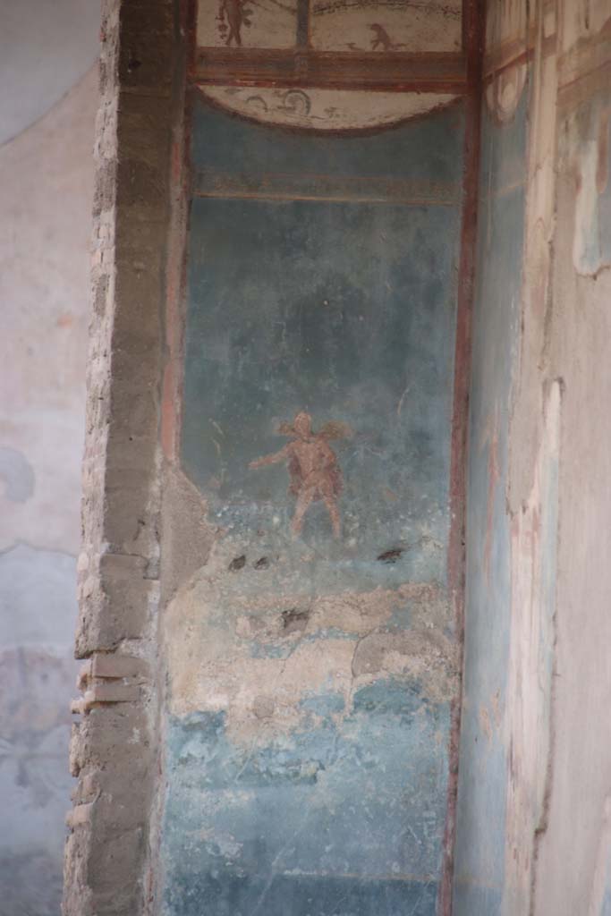 VII.4.48 Pompeii. May 2015. Room 11, detail from south wall in south-west corner.
Photo courtesy of Buzz Ferebee.
