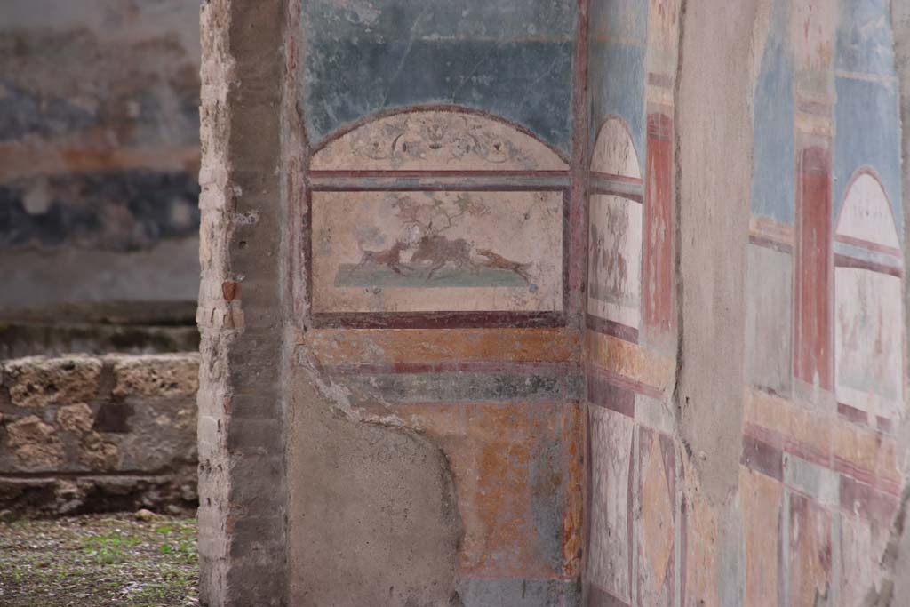 VII.4.48 Pompeii. May 2015. Room 11, detail from south wall of tablinum in south-west corner. Photo courtesy of Buzz Ferebee.
