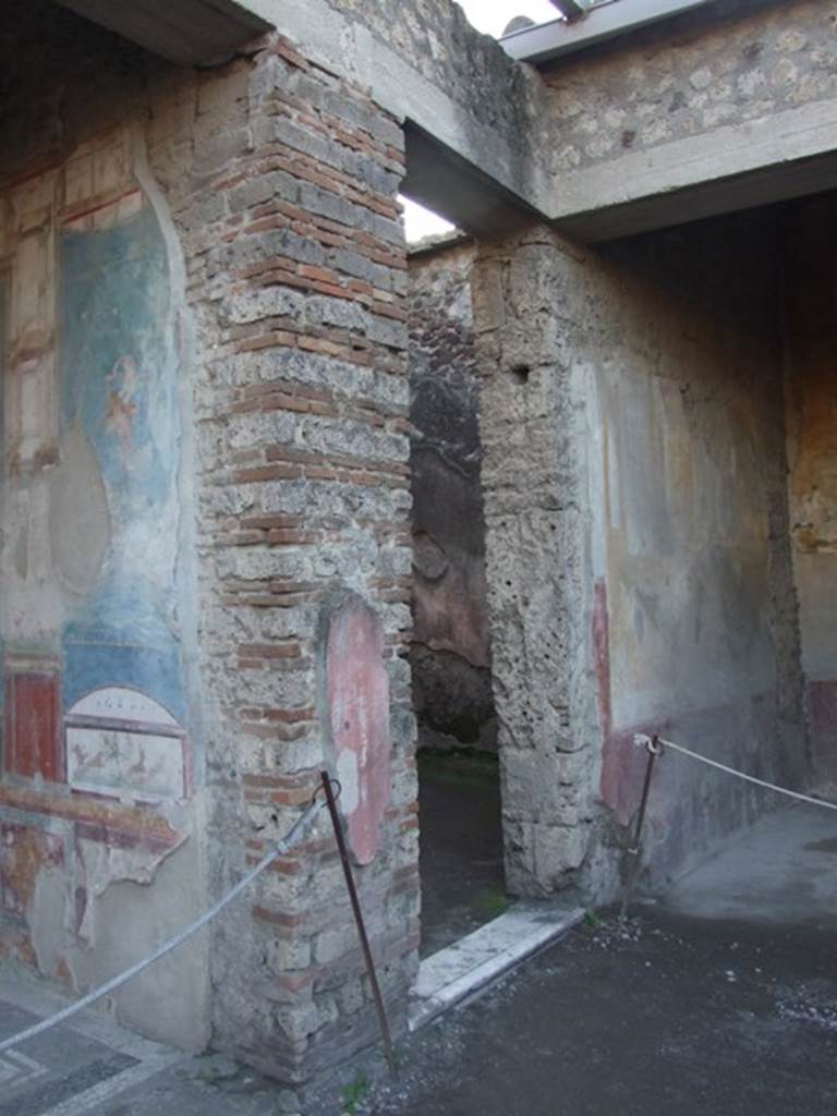 VII.4.48 Pompeii. December 2007. Doorway to Room 12.   