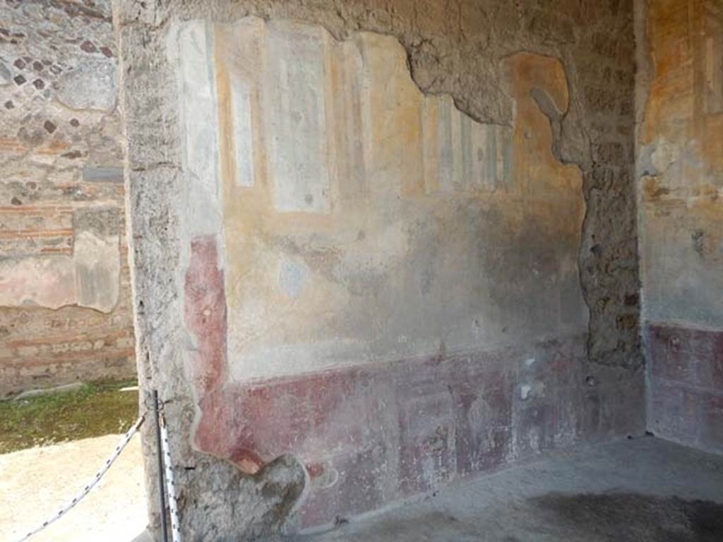 VII.4.48 Pompeii. May 2015. Room 13, south wall. Photo courtesy of Buzz Ferebee.