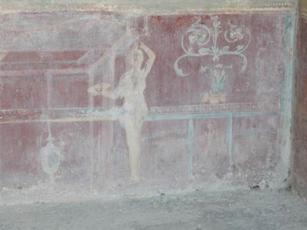VII.4.48 Pompeii. May 2015. Room 13, detail from painted zoccolo on west wall at north end.  Photo courtesy of Buzz Ferebee.

