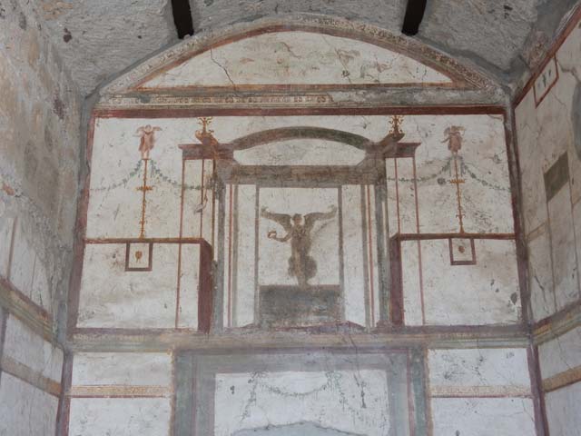 VII.4.48 Pompeii. May 2015. Room 14, detail from upper west wall.
Photo courtesy of Buzz Ferebee.
