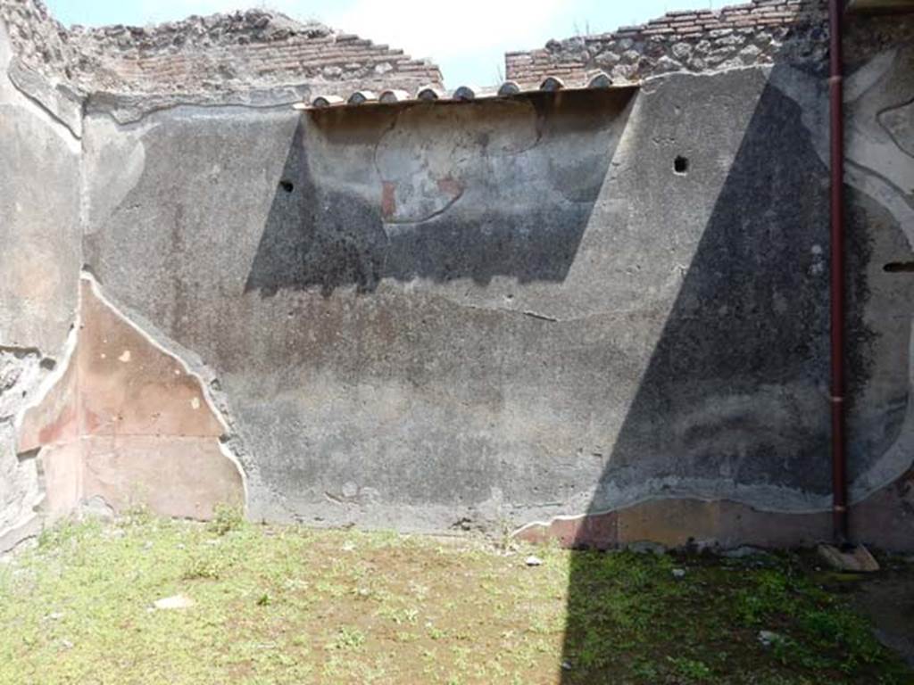 VII.4.48 Pompeii. May 2015. Room 17, east wall. Photo courtesy of Buzz Ferebee.