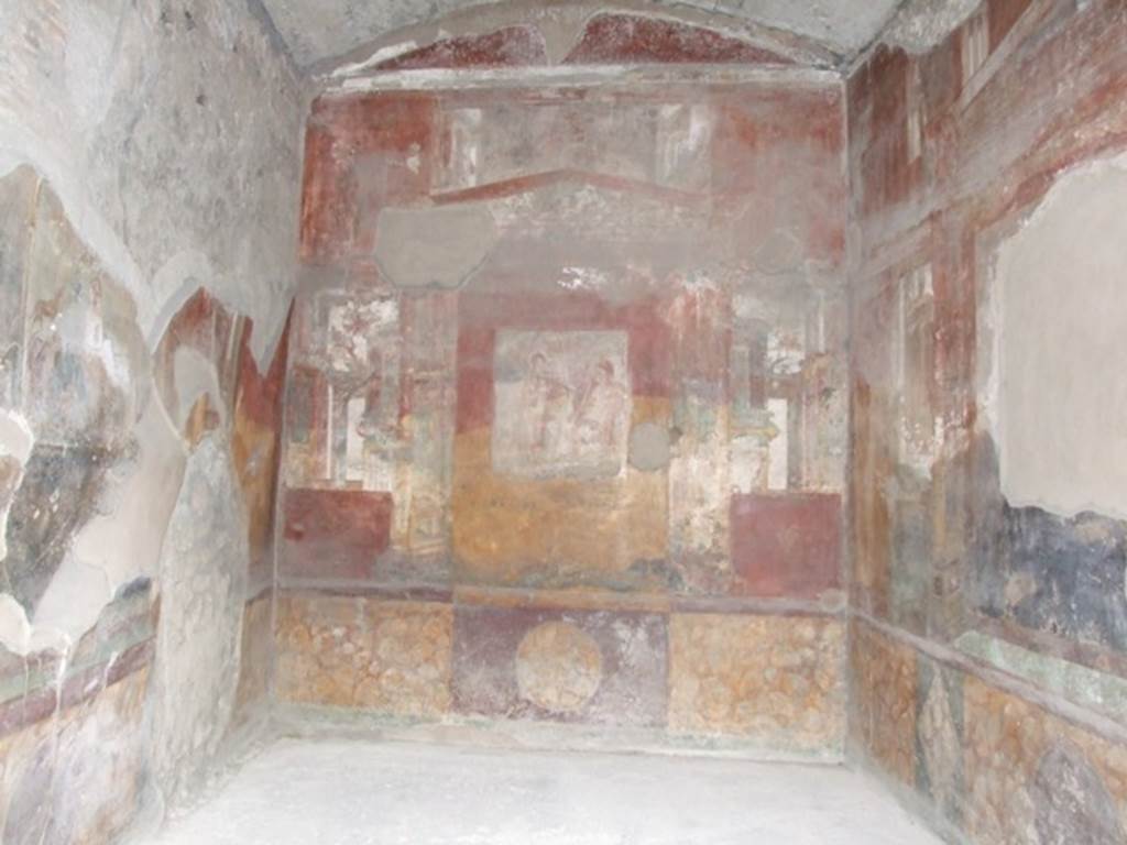 VII.4.48 Pompeii. December 2005. Room 18, east wall of exedra. 