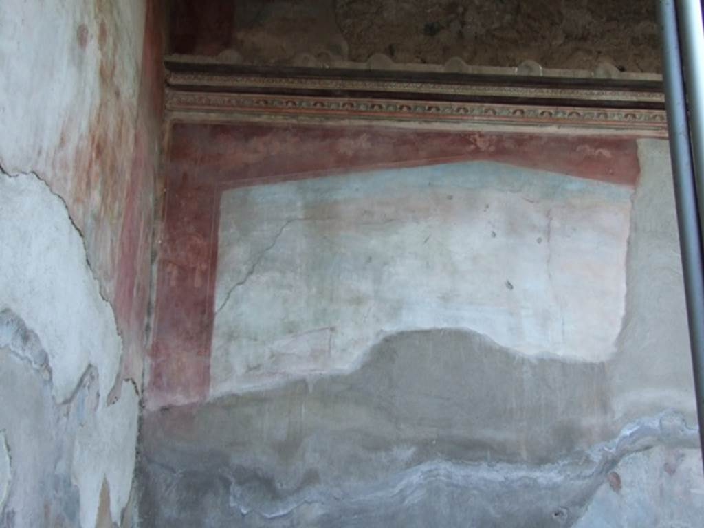 VII.4.48 Pompeii. December 2007. Peristyle, remains of upper part of painting of Polyphemus and Galatea, from south end of west wall
