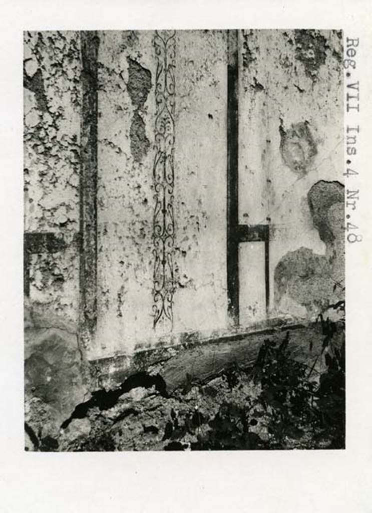 Wrongly identified as from VII.4.48 Pompeii. Pre-1937-39. (We think this may be a wall in our room 6 in VII.3.30).
Photo courtesy of American Academy in Rome, Photographic Archive. Warsher collection no. 1814
(Our thanks to Pim Allison for saying she was 99% certain that this was not from VII.4.48.)


