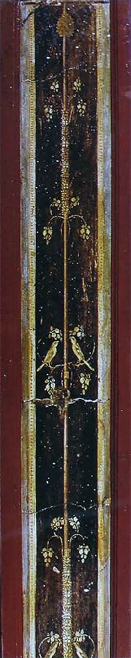 VII.6.28 Pompeii. Found on 10th April 1762. Upper part of the painting which contains a stick with leaves and flowers, and four birds
Now in Naples Archaeological Museum. Inventory number 9757.

