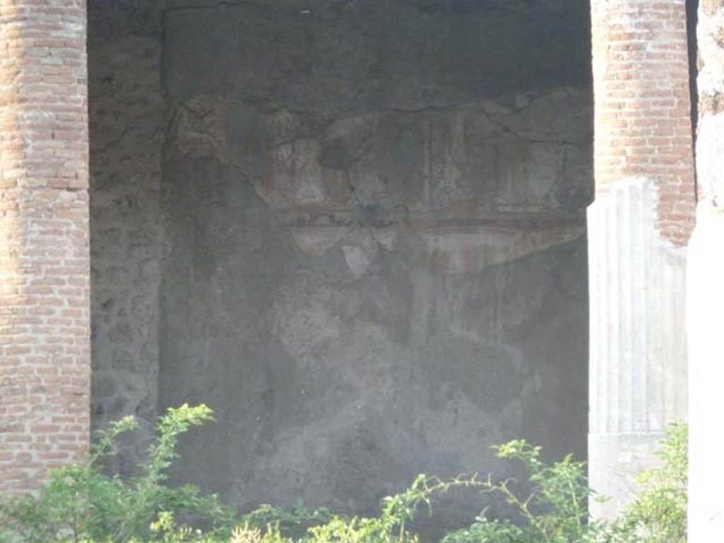 VII.7.5 Pompeii. September 2015. Looking towards north wall of exedra (u).

 
