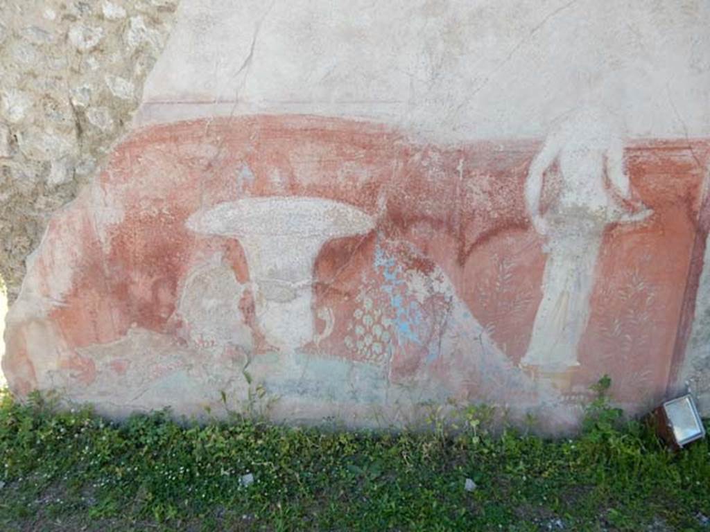 VII.7.10 Pompeii. May 2018. Detail from west wall of peristyle. Photo courtesy of Buzz Ferebee. 