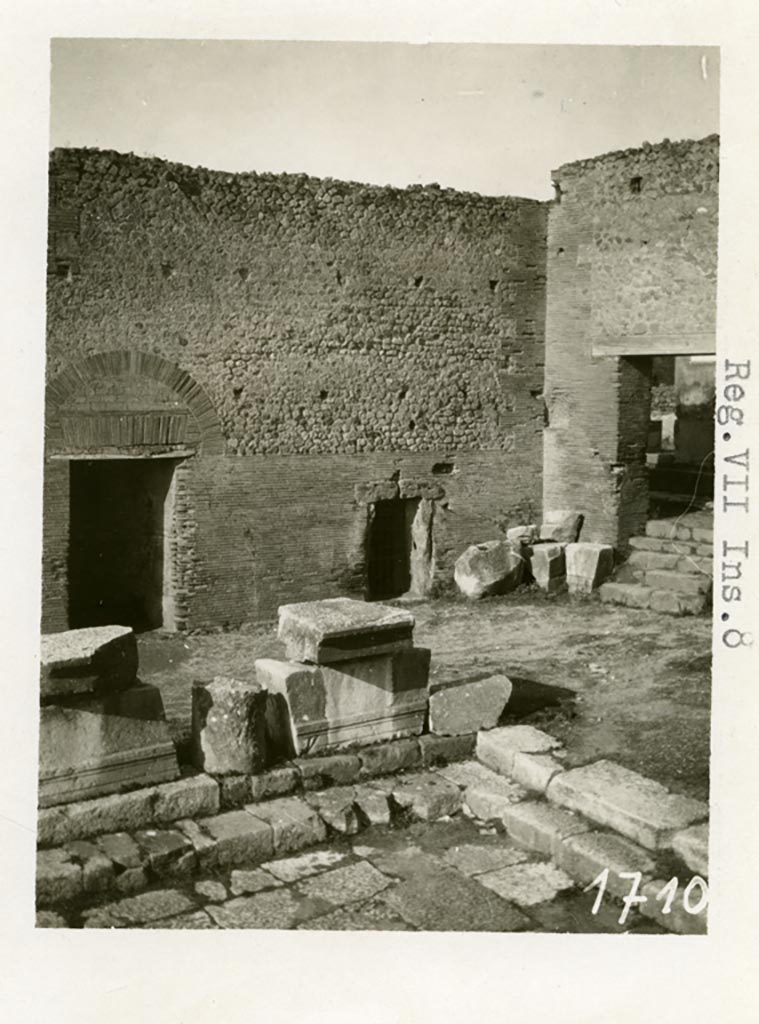 VII.7.27 Pompeii.  Pre-1937-39. 
The small doorway in the centre is the doorway to the aerarium or basement cellar at VII.7.27.
Photo courtesy of American Academy in Rome, Photographic Archive. Warsher collection no. 1710.
