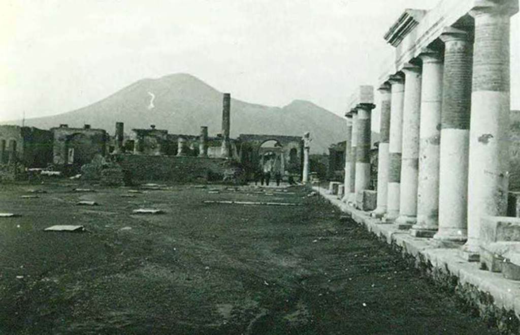 VII.8 Pompeii Forum. 1945. Looking north along the east side. Photo courtesy of Rick Bauer.
