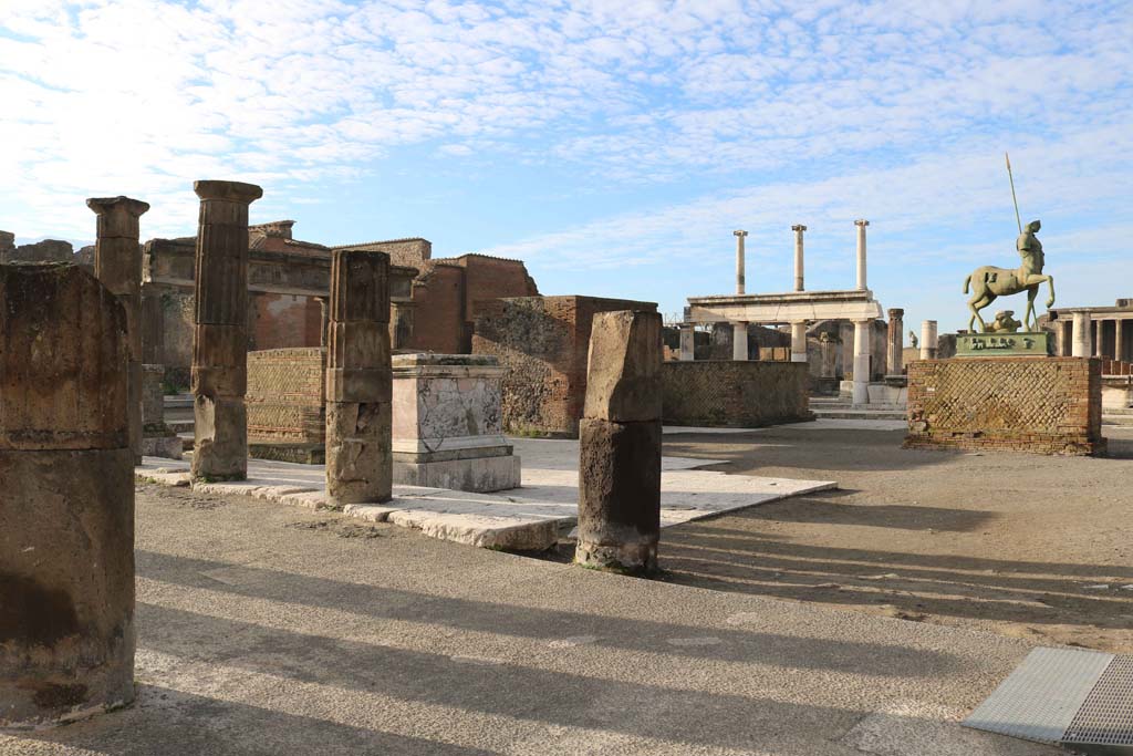 VII.8 Pompeii Forum. December 2018. Looking west from portico in south-east corner. Photo courtesy of Aude Durand.