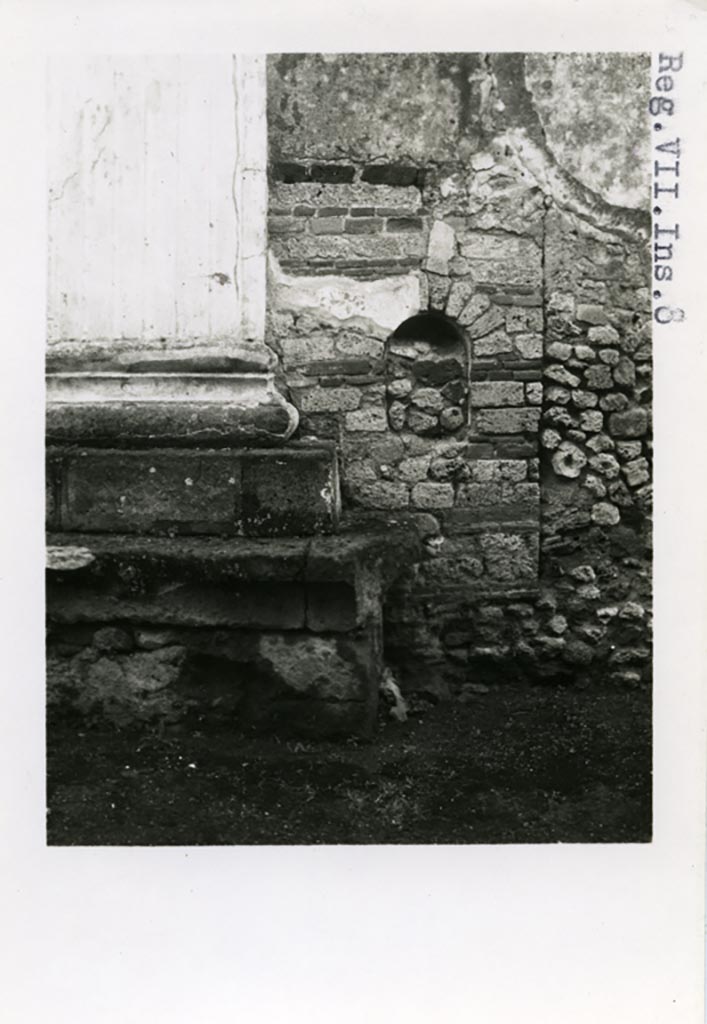 VII.8 Pompeii Forum. Pre-1937-39. Niche of street shrine on outside north wall of Forum.
Photo courtesy of American Academy in Rome, Photographic Archive. Warsher collection no. 1907.
