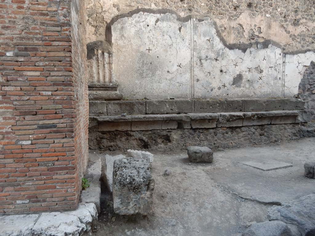 VII.8 Pompeii Forum. June 2019. Looking south from arch, (on left) towards north wall of Forum in Vicolo dei Soprastanti.
Photo courtesy of Buzz Ferebee.

