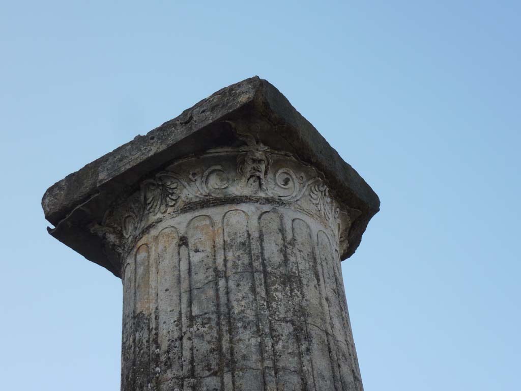 VII.8 Pompeii Forum. October 2014. Detail of top of column in south-west corner.
Foto Annette Haug, ERC Grant 681269 DÉCOR.
