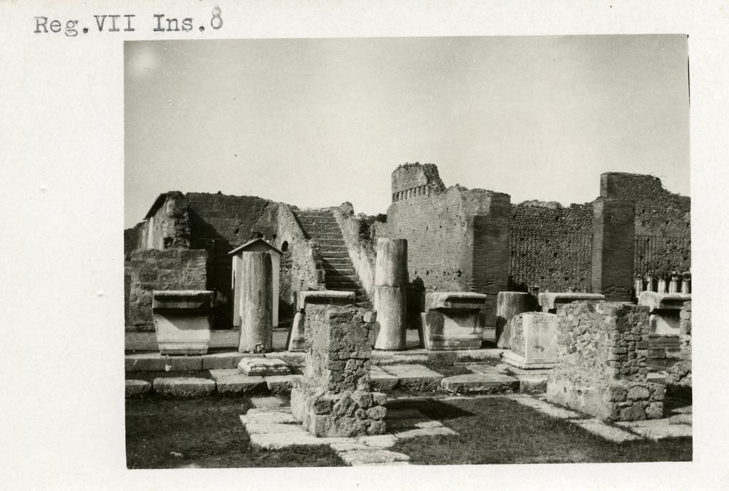 VII.8 Pompeii Forum. Pre-1937-39. Looking towards statue bases on west side and VII.7.30 and VII.7.29, before 1943 bombing.
Photo courtesy of American Academy in Rome, Photographic Archive. Warsher collection no. 1122.
