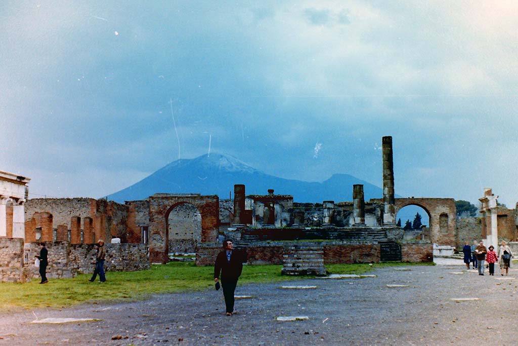 VII.8 Pompeii Forum. 4th April 1980, pre-earthquake. Looking towards north end. Photo courtesy of Tina Gilbert.