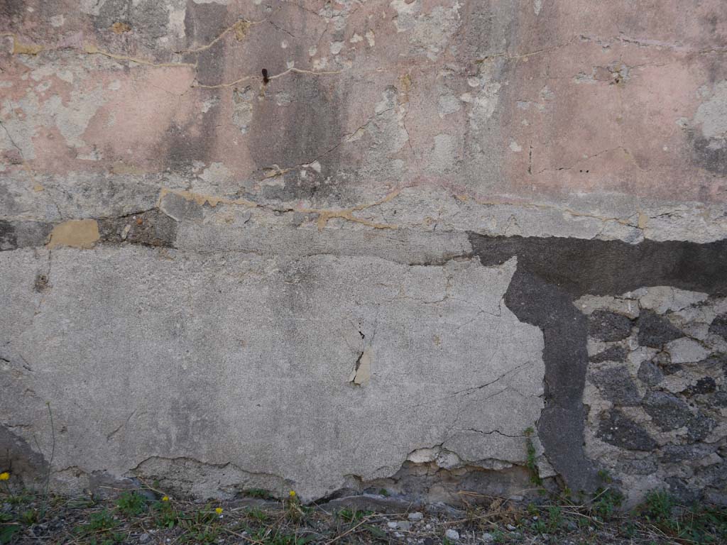 VII.8.01 Pompeii. September 2018. Area between two columns on east portico.
Foto Anne Kleineberg, ERC Grant 681269 DÉCOR.
