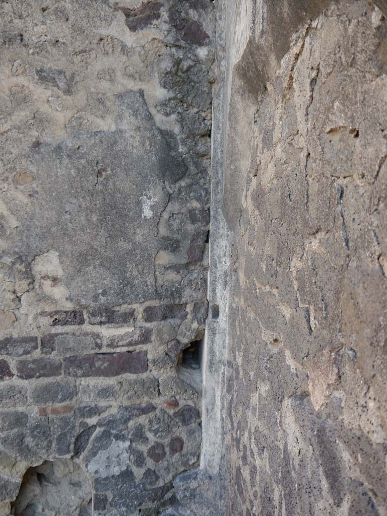 VII.8.1 Pompeii, September 2018. Niche in north wall of Forum, and upper wall of Forum and west wall of Temple. 
Foto Anne Kleineberg, ERC Grant 681269 DÉCOR.
