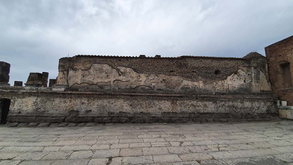 VII.8.1 Pompeii, August 2021. East wall of Temple.
Foto Annette Haug, ERC Grant 681269 DÉCOR.
