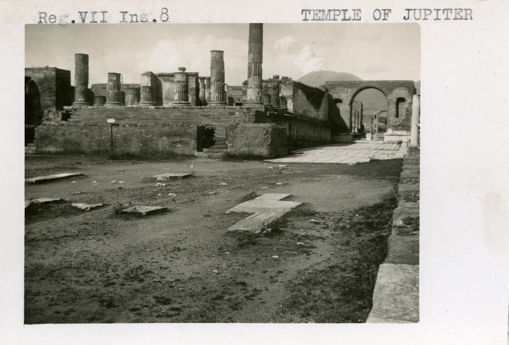VII.8.1 Pompeii. Pre-1937-39. Temple of Jupiter, east side.
Photo courtesy of American Academy in Rome, Photographic Archive. Warsher collection no. 1114.
