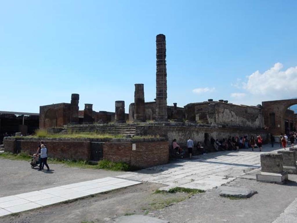 VII.8.1 Pompeii, May 2018. Looking north-west towards the east side of the Temple. Photo courtesy of Buzz Ferebee.