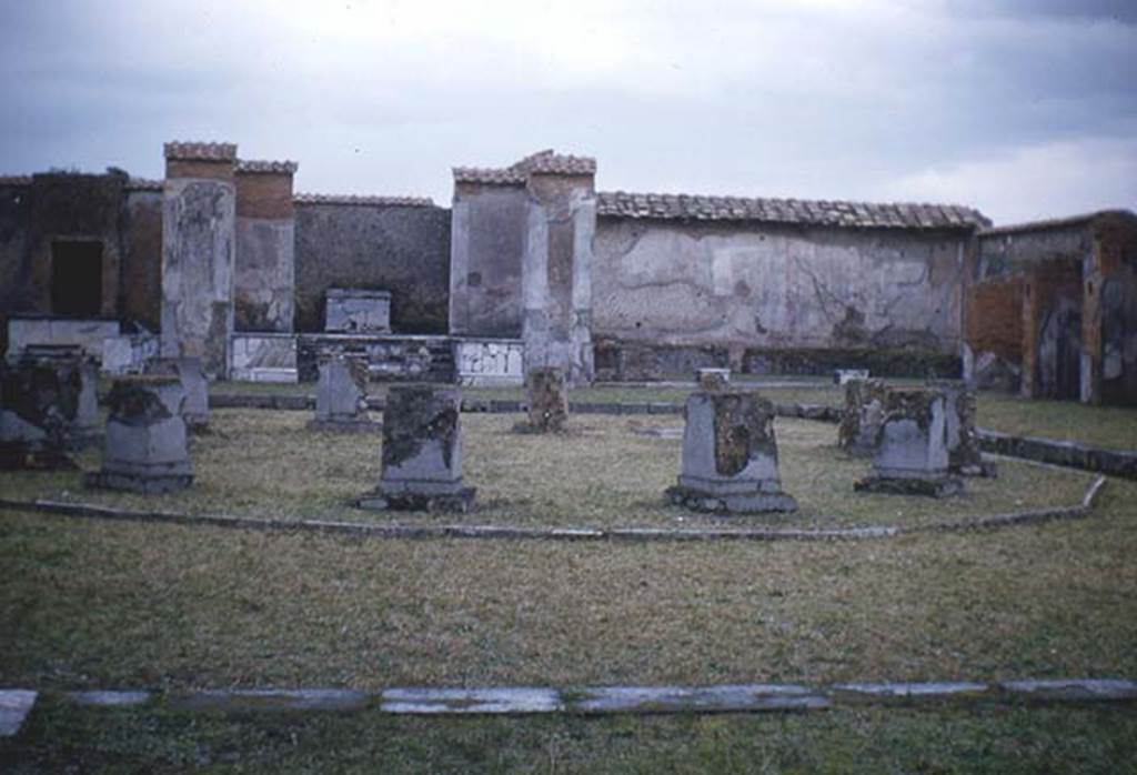 VII.9.7 Pompeii. February 1952. Looking east across Macellum. Photo courtesy of John Vanko. His father took this photo in 1952, identical to the one above.

