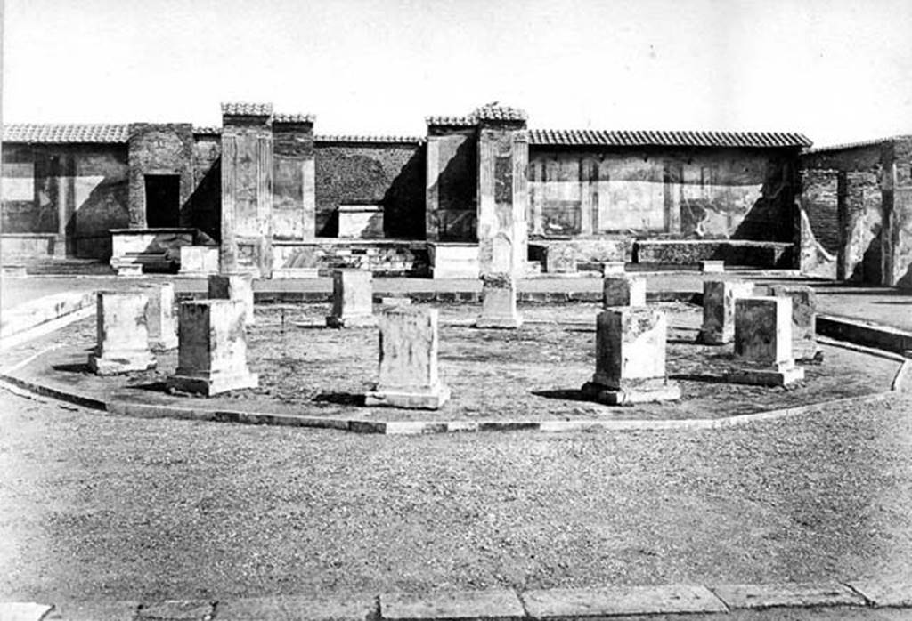 VII.9.7 and VII.9.8 Macellum. Photo c.1890, looking east across Tholos. Photo courtesy of Rick Bauer.