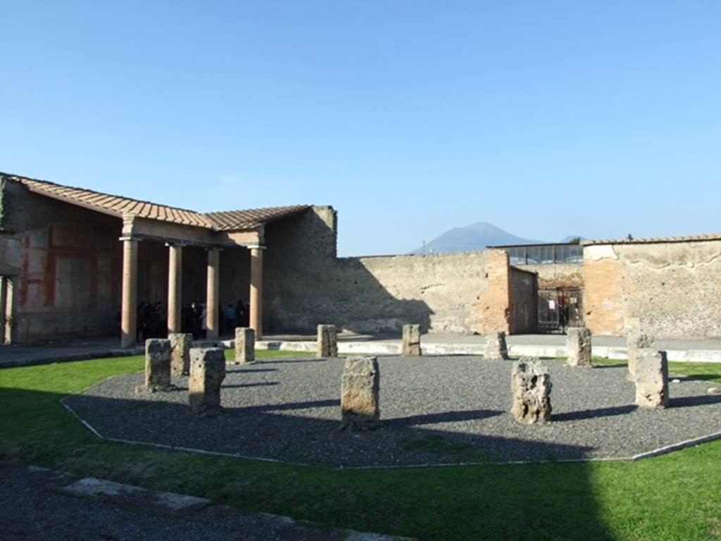 VII.9.7 and VII.9.8 Pompeii. Macellum. December 2007. Looking north across Tholos towards Vesuvius.  