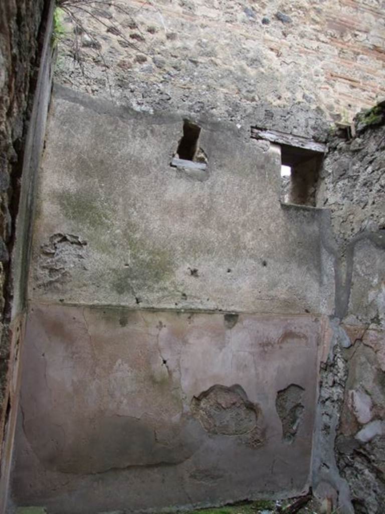 VII.11.14 Pompeii.  March 2009. Room 10. Cubiculum. North wall and window onto Vicolo del Balcone Pensile.