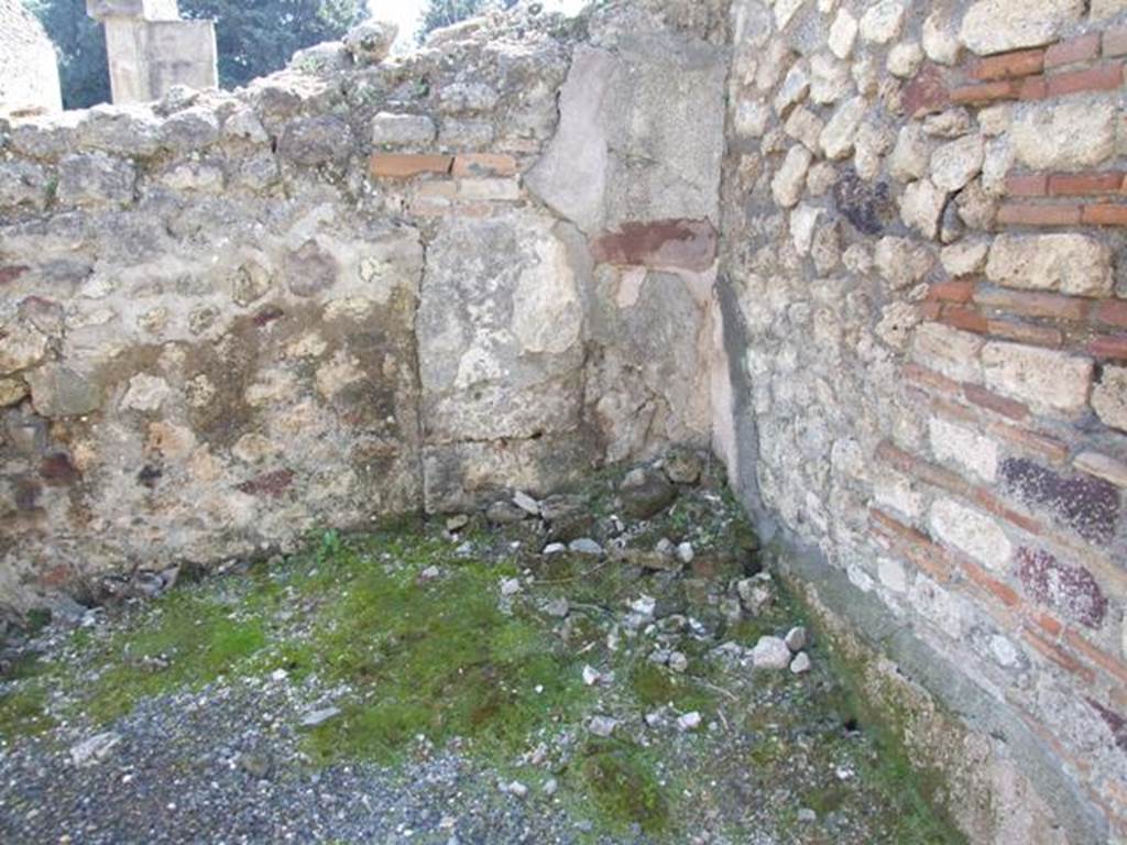 VII.14.9 Pompeii. March 2009. Room 18, south wall and south west corner of cubiculum.