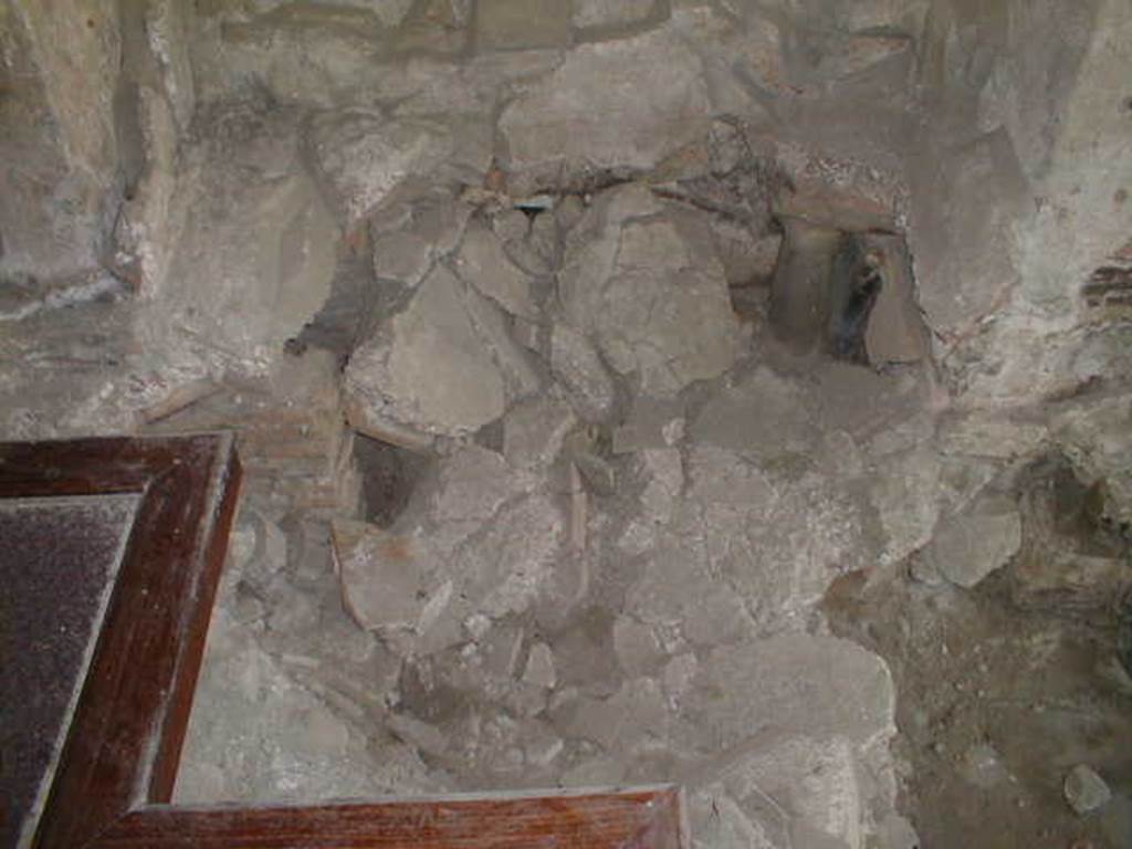 VII.16.a Pompeii. May 2015. Room 4, damaged floor. Photo courtesy of Buzz Ferebee.