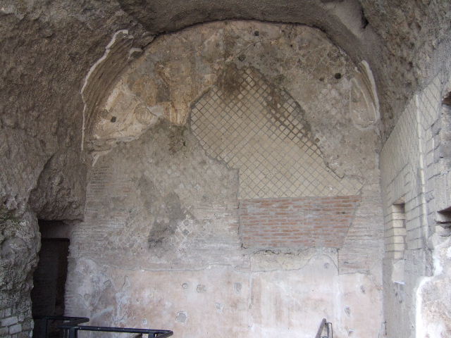 VII.16.a Pompeii. December 2006.  Room 3, south wall.