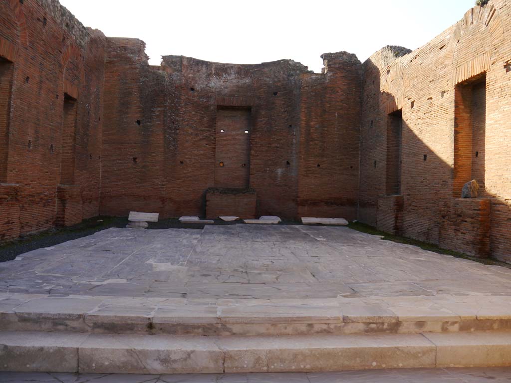 VIII.2.6 Pompeii. March 2019. Looking towards south wall.
Foto Anne Kleineberg, ERC Grant 681269 DÉCOR.
