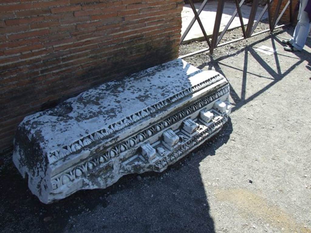 VIII.2.6 Pompeii. March 2009. Carved architectural marble lintel to left of entrance.