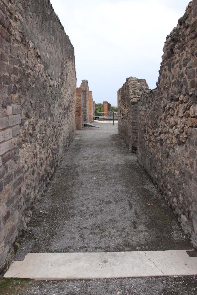 VIII.2.14 Pompeii. October 2020. Looking west along corridor towards peristyle area. 
Photo courtesy of Klaus Heese.

