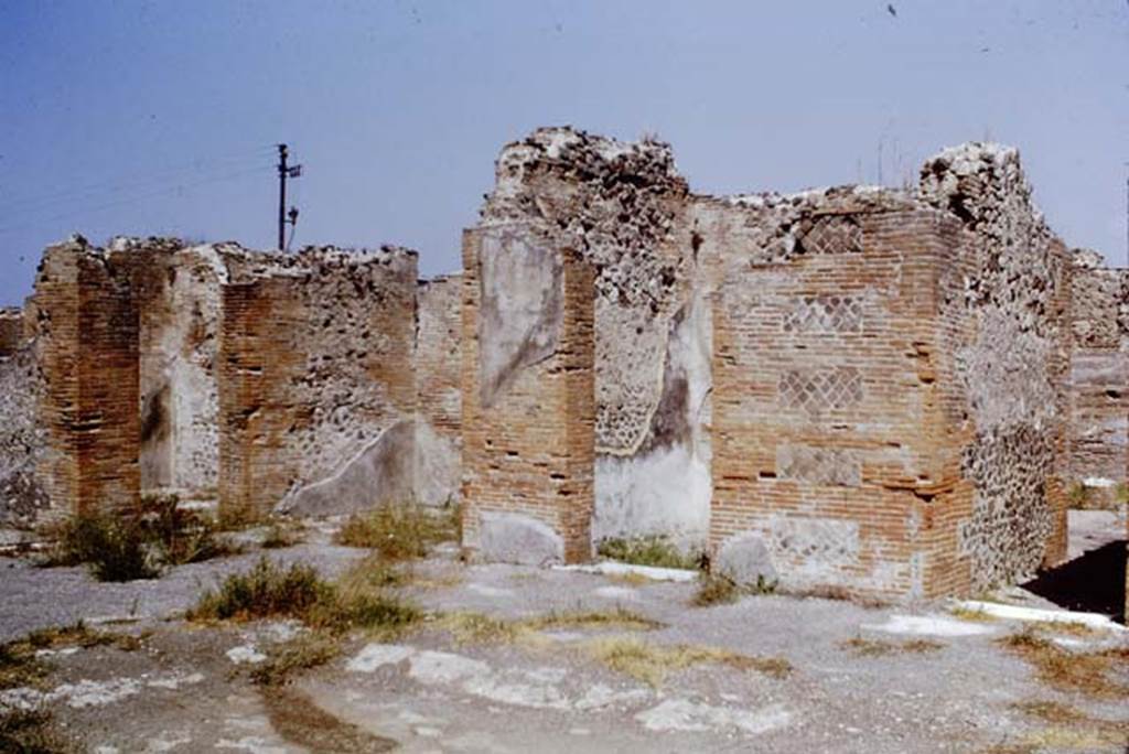 VIII.2.16 Pompeii. 1968. Looking north-west through tablinum to portico, with doorway to triclinium, and opening to north ala, on its right. Photo by Stanley A. Jashemski.
Source: The Wilhelmina and Stanley A. Jashemski archive in the University of Maryland Library, Special Collections (See collection page) and made available under the Creative Commons Attribution-Non Commercial License v.4. See Licence and use details.
J68f1228
