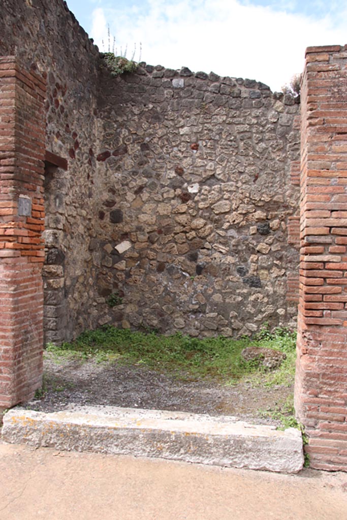 VIII.2.19 Pompeii. May 2024. Looking west to entrance doorway. Photo courtesy of Klaus Heese.