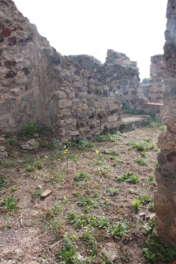 VIII.2.28 Pompeii. October 2023. 
Looking across anteroom on east side of entrance corridor towards south-east corner.
Photo courtesy of Klaus Heese.
