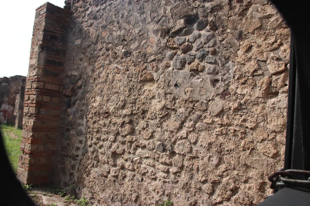 VIII.2.39 Pompeii. October 2023. Looking south along west wall of entrance corridor/fauces. Photo courtesy of Klaus Heese.