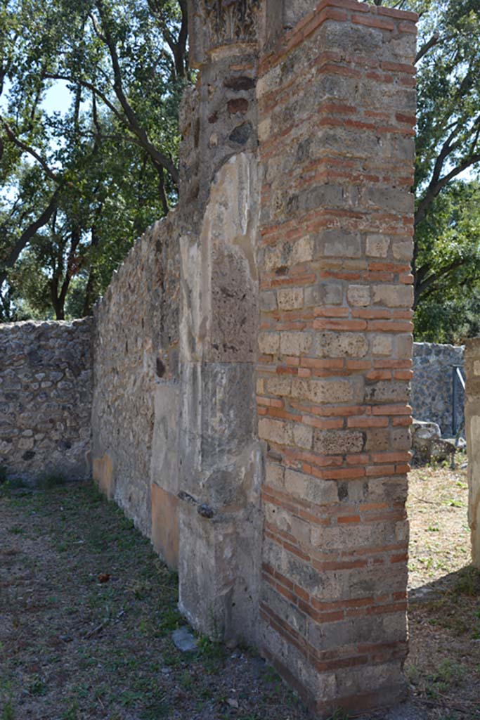 VIII.2.39 Pompeii. September 2019.  
East ala g, looking towards south wall, with doorway to room t/u, on right.
Foto Annette Haug, ERC Grant 681269 DÉCOR
