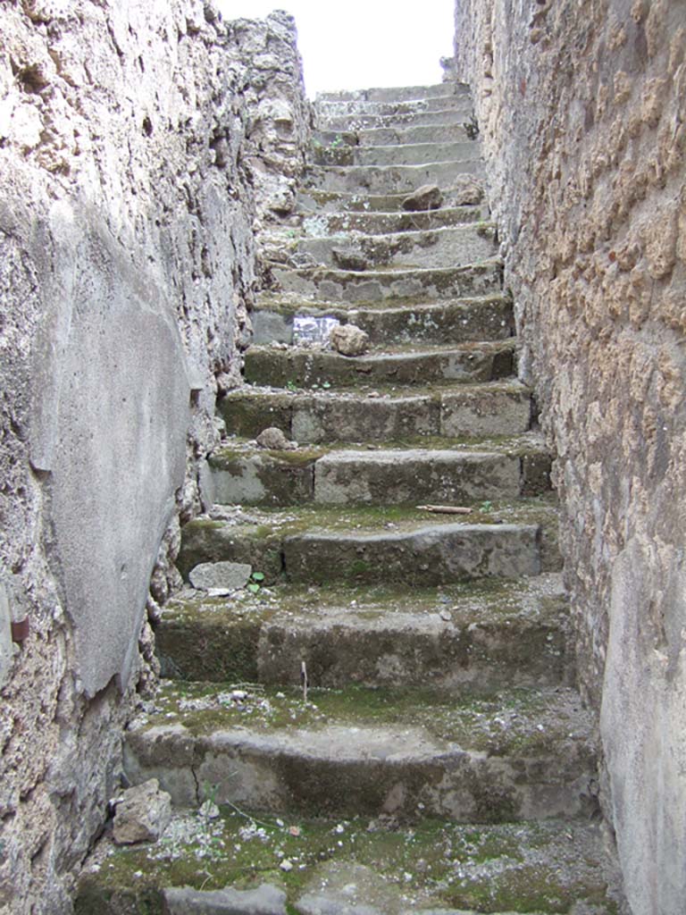 VIII.3.10 Pompeii. September 2004.  Steps to upper apartment
