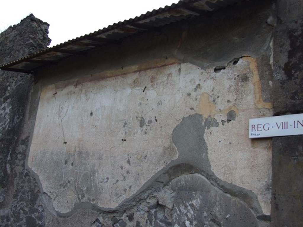 Painted street shrine of the Twelve Gods on corner of insula at VIII.3.11, in Vicolo dei Dodici Dei. December 2018. 
Photo courtesy of Aude Durand.
