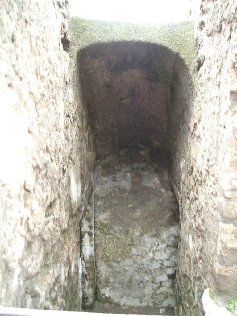 VIII.3.17 Pompeii. December 2004. Entrance to cellar.