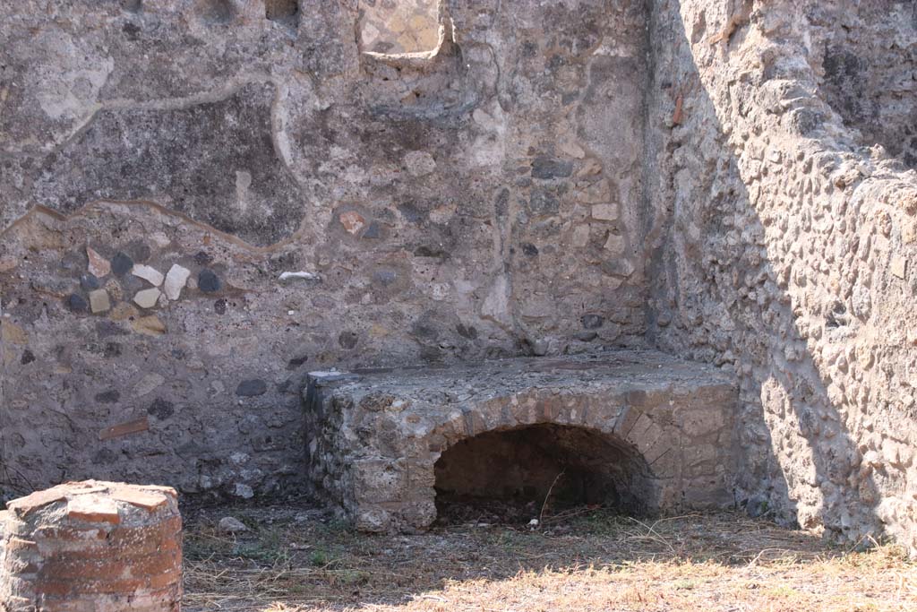 VIII.3.18/16 Pompeii. September 2021. Hearth against south wall in south-west corner. Photo courtesy of Klaus Heese.