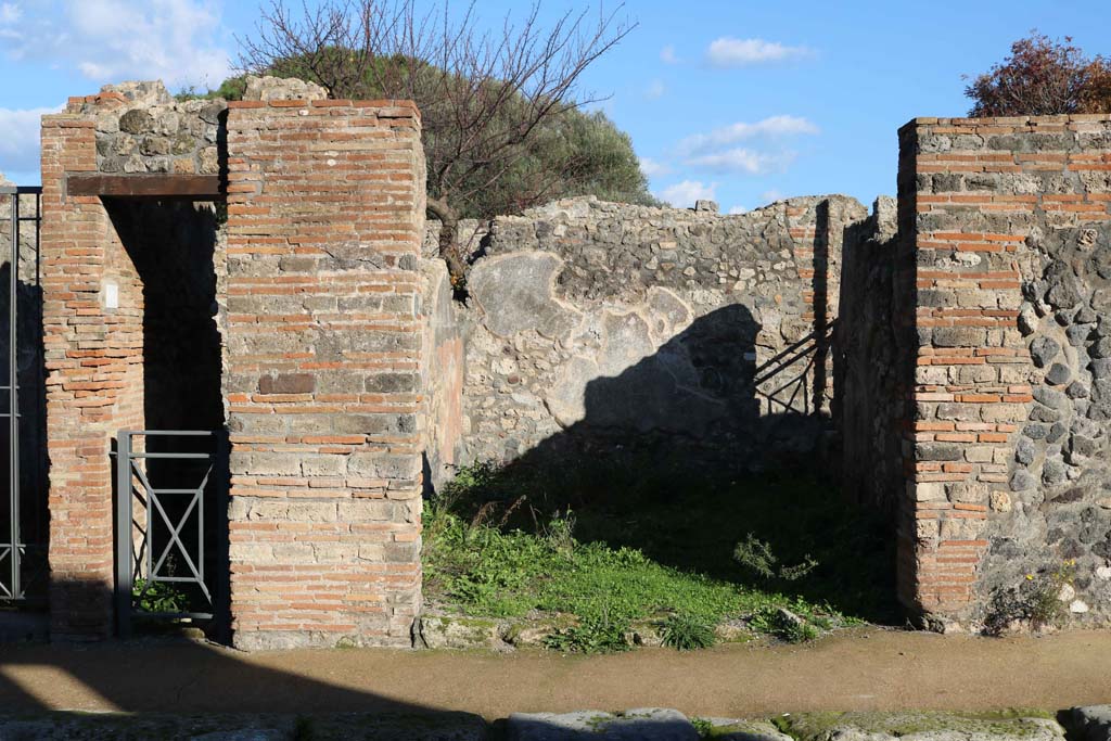 VIII.3.19, Pompeii. December 2018. Looking towards entrance doorway. Photo courtesy of Aude Durand.