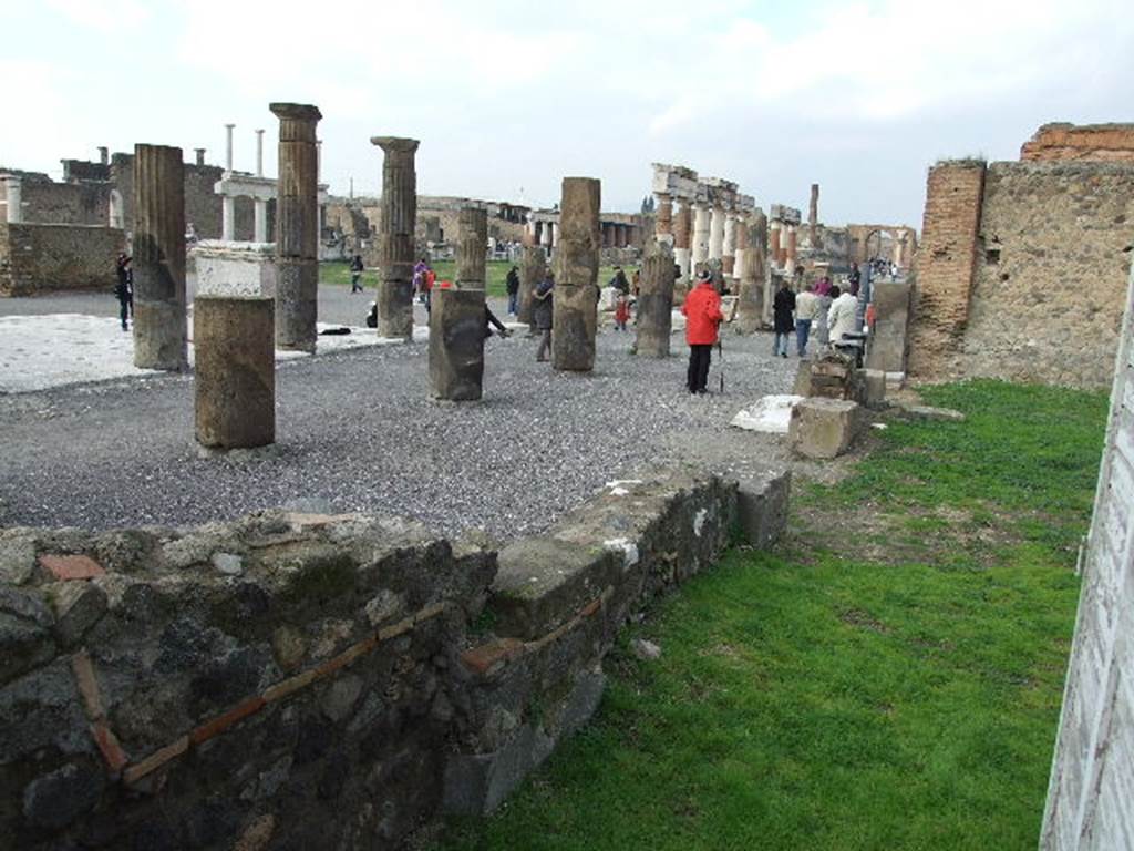 VIII.3.33 Pompeii. December 2006. Looking across Forum from south east corner.