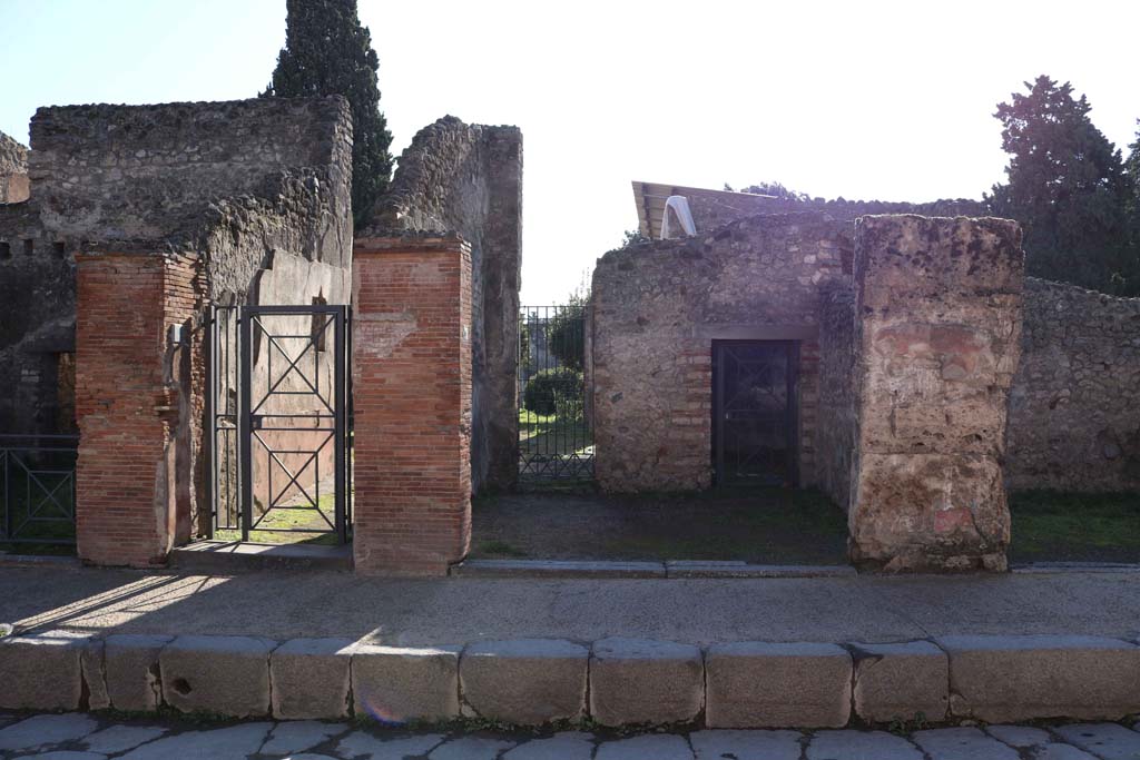 VIII.4.3 Pompeii, on right, with VIII.4.4 on left. December 2018. Looking south to entrance doorways. Photo courtesy of Aude Durand.
