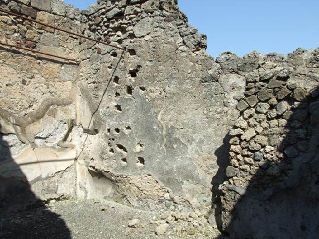 VIII.4.15 Pompeii.  March 2009.  Room 12.  Triclinium.  East wall, with recess in the north east corner.